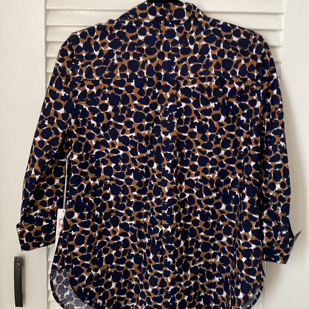 NWT Chico’s top - Picture 3 of 10